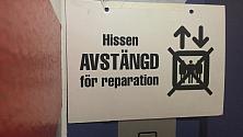 Det smällde till, och sedan slocknade ljuset. Hissen gick inte att köra.